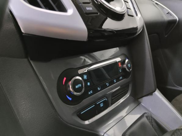 Ford Focus III с пробегом 2011 года, цена 910 000 рублей, 204302 км, хэтчбек, Автокод Объявления