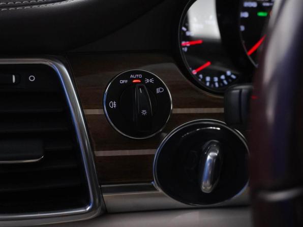 Porsche Panamera I Рестайлинг с пробегом 2013 года, цена 2 749 046 рублей, 192232 км, лифтбек, Автокод Объявления