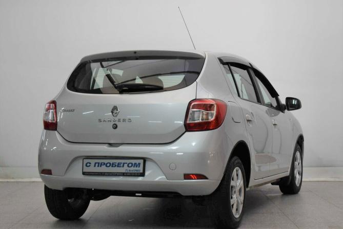 Renault Sandero II с пробегом 2017 года, цена 910 000 рублей, 73040 км, хэтчбек, Автокод Объявления