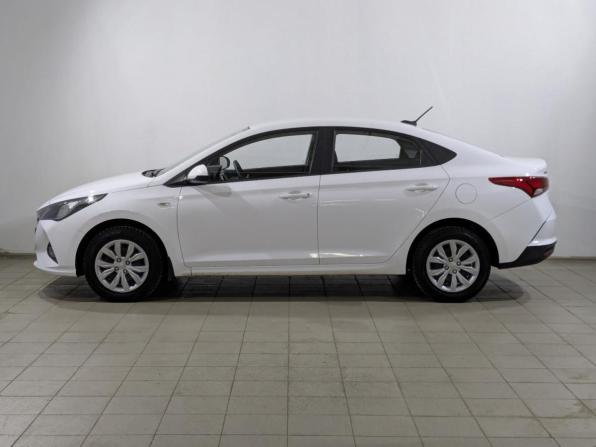 Hyundai Solaris II Рестайлинг с пробегом 2022 года, цена 1 755 000 рублей, 51771 км, седан, Автокод Объявления