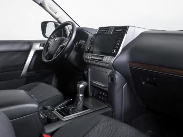 Toyota Land Cruiser Prado 150 Series Рестайлинг 3 с пробегом 2021 года, цена 6 649 000 рублей, 34800 км, внедорожник, Автокод Объявления