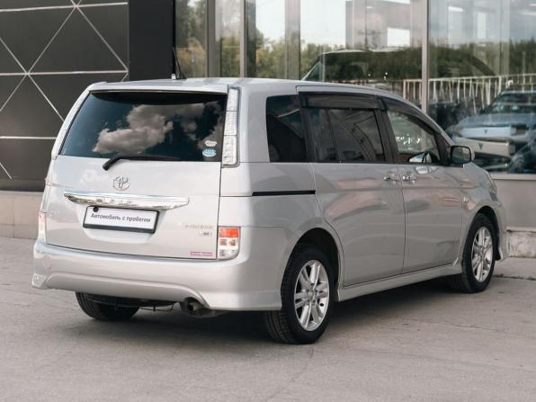 Toyota ISis I Рестайлинг с пробегом 2011 года, цена 1 280 000 рублей, 119487 км, компактвэн, Автокод Объявления