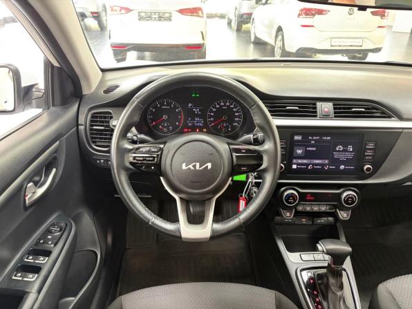 Kia Rio IV Рестайлинг с пробегом 2021 года, цена 1 598 000 рублей, 81070 км, седан, Автокод Объявления
