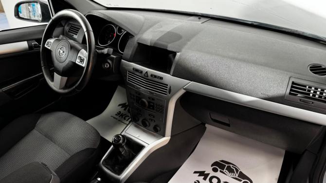Opel Astra H Рестайлинг с пробегом 2009 года, цена 505 000 рублей, 188529 км, седан, Автокод Объявления