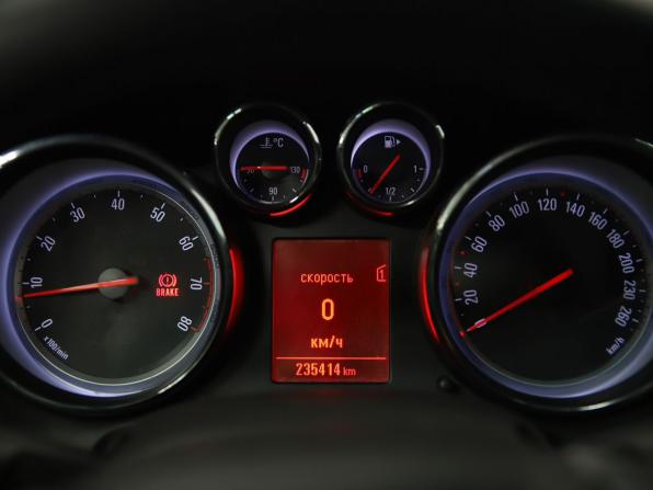 Opel Astra J Рестайлинг с пробегом 2012 года, цена 590 000 рублей, 235414 км, хэтчбек, Автокод Объявления