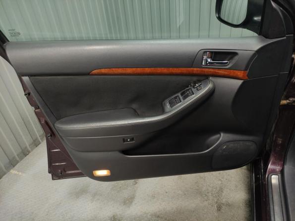 Toyota Avensis II Рестайлинг с пробегом 2006 года, цена 678 000 рублей, 189475 км, седан, Автокод Объявления