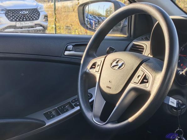 Hyundai Solaris I Рестайлинг с пробегом 2016 года, цена 829 000 рублей, 170000 км, хэтчбек, Автокод Объявления
