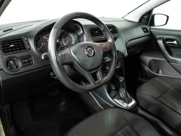 Volkswagen Polo V Рестайлинг с пробегом 2017 года, цена 1 149 700 рублей, 143331 км, седан, Автокод Объявления