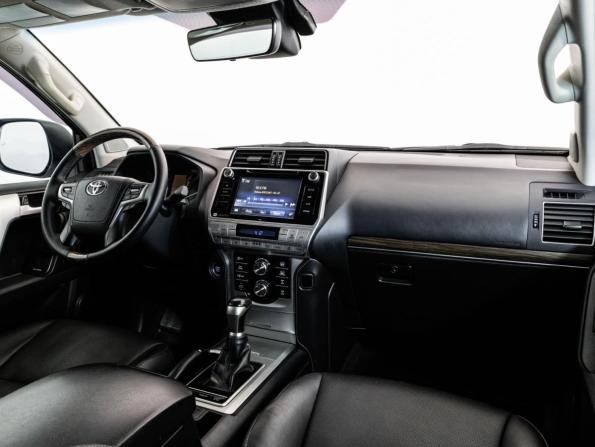 Toyota Land Cruiser Prado 150 Series Рестайлинг 2 с пробегом 2017 года, цена 4 499 000 рублей, 129508 км, внедорожник, Автокод Объявления