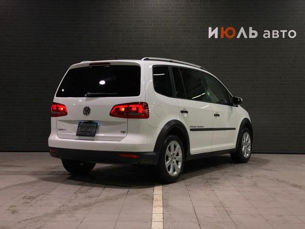 Volkswagen Touran I Рестайлинг 2 с пробегом 2013 года, цена 1 250 000 рублей, 117731 км, компактвэн, Автокод Объявления