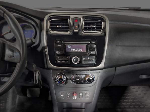 Renault Logan II с пробегом 2015 года, цена 649 000 рублей, 89000 км, седан, Автокод Объявления