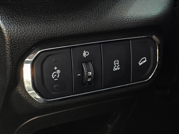 Haval Jolion I Рестайлинг с пробегом 2024 года, цена 2 199 000 рублей, 61000 км, внедорожник, Автокод Объявления