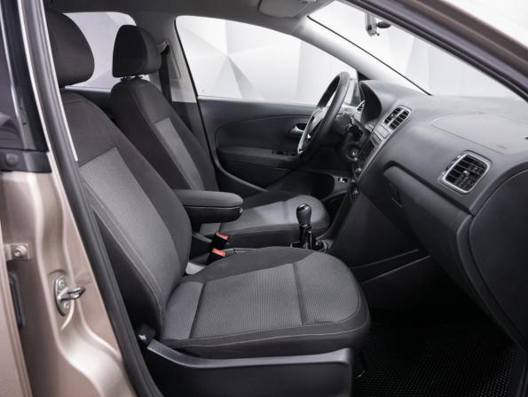 Volkswagen Polo V Рестайлинг с пробегом 2016 года, цена 970 000 рублей, 165112 км, седан, Автокод Объявления