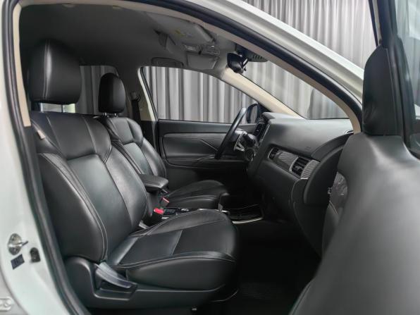 Mitsubishi Outlander III Рестайлинг 3 с пробегом 2019 года, цена 2 399 000 рублей, 219194 км, внедорожник, Автокод Объявления