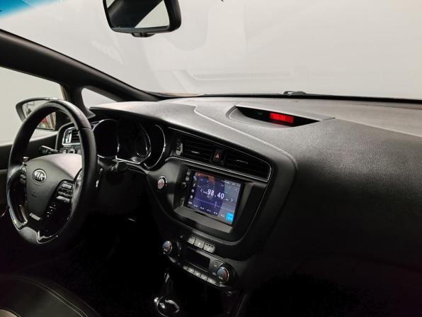 Kia Ceed II Рестайлинг с пробегом 2016 года, цена 1 329 000 рублей, 86513 км, хэтчбек, Автокод Объявления