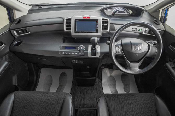Honda Freed I Рестайлинг 2 с пробегом 2015 года, цена 1 299 000 рублей, 128000 км, компактвэн, Автокод Объявления