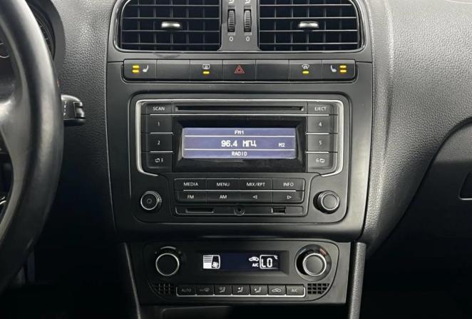 Volkswagen Polo V Рестайлинг с пробегом 2015 года, цена 1 230 000 рублей, 85407 км, седан, Автокод Объявления
