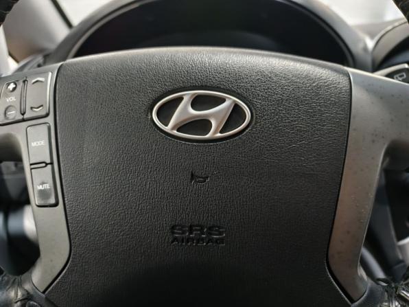 Hyundai H-1 II с пробегом 2012 года, цена 1 685 000 рублей, 297580 км, минивэн, Автокод Объявления