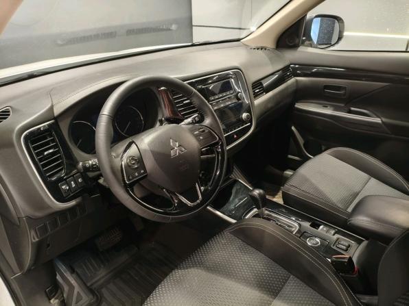 Mitsubishi Outlander III Рестайлинг 3 с пробегом 2021 года, цена 2 639 000 рублей, 101000 км, внедорожник, Автокод Объявления
