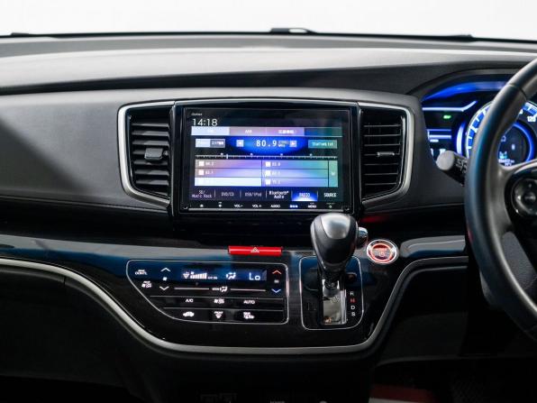 Honda Odyssey V Рестайлинг с пробегом 2018 года, цена 2 500 000 рублей, 56472 км, минивэн, Автокод Объявления