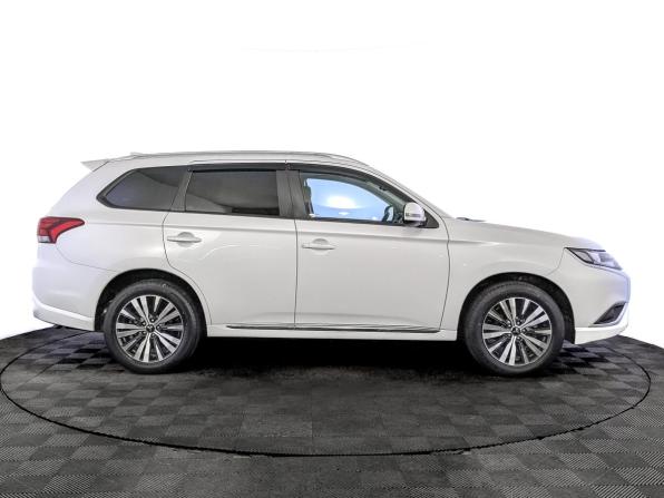 Mitsubishi Outlander III Рестайлинг 3 с пробегом 2022 года, цена 2 550 000 рублей, 25553 км, внедорожник, Автокод Объявления