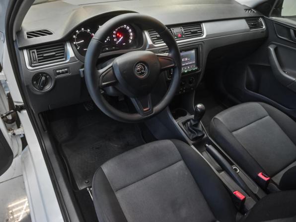Skoda Rapid I с пробегом 2014 года, цена 790 000 рублей, 205000 км, лифтбек, Автокод Объявления