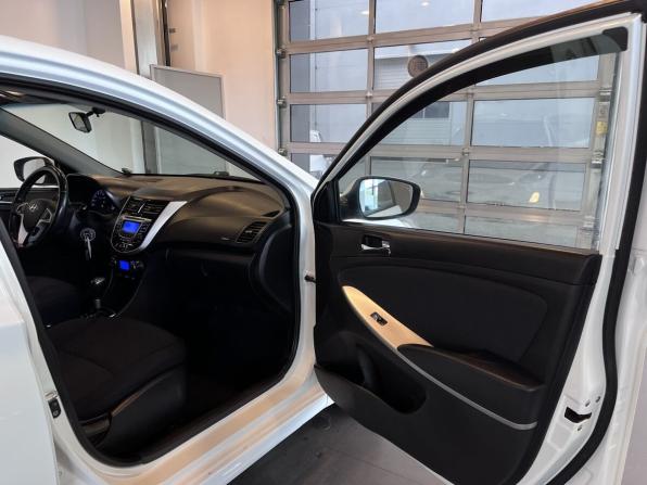 Hyundai Solaris I с пробегом 2012 года, цена 726 000 рублей, 214527 км, седан, Автокод Объявления
