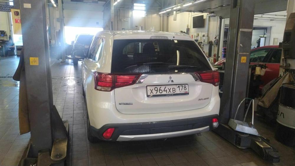 Mitsubishi Outlander III Рестайлинг 2 Санкт-Петербург  - изображение 4