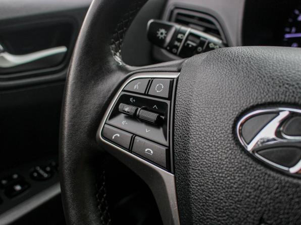 Hyundai Solaris II Рестайлинг с пробегом 2021 года, цена 1 451 000 рублей, 84433 км, седан, Автокод Объявления