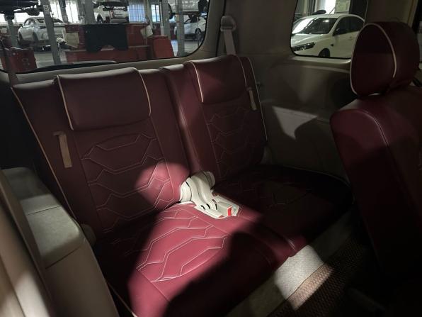 Toyota ISis I Рестайлинг с пробегом 2010 года, цена 1 049 000 рублей, 297611 км, компактвэн, Автокод Объявления