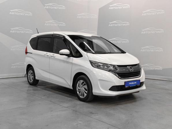 Honda Freed II с пробегом 2018 года, цена 1 630 000 рублей, 156016 км, компактвэн, Автокод Объявления