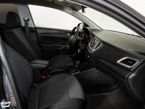 Hyundai Solaris II Рестайлинг с пробегом 2021 года, цена 1 688 000 рублей, 49451 км, седан, Автокод Объявления