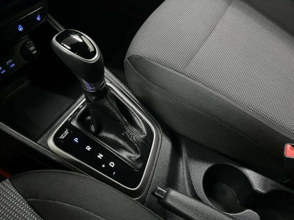 Hyundai Solaris II с пробегом 2017 года, цена 1 291 555 рублей, 80365 км, седан, Автокод Объявления