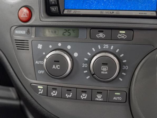 Toyota Sienta I с пробегом 2004 года, цена 600 000 рублей, 183250 км, компактвэн, Автокод Объявления