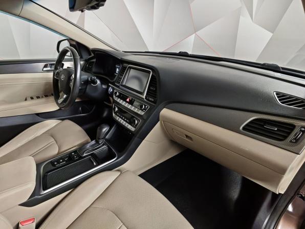 Hyundai Sonata VII (LF) Рестайлинг с пробегом 2017 года, цена 1 695 000 рублей, 124540 км, седан, Автокод Объявления