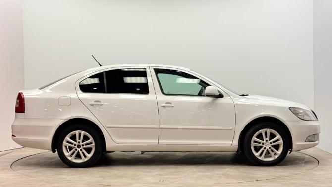 Skoda Octavia II (A5) Рестайлинг с пробегом 2011 года, цена 645 000 рублей, 276407 км, лифтбек, Автокод Объявления