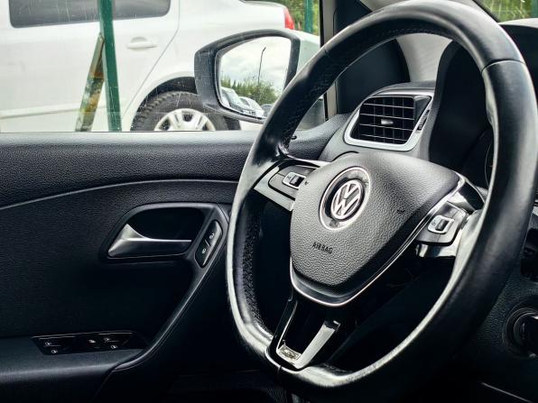 Volkswagen Polo V Рестайлинг с пробегом 2016 года, цена 849 000 рублей, 178000 км, седан, Автокод Объявления