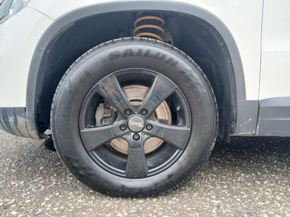 Volkswagen Tiguan I Рестайлинг с пробегом 2012 года, цена 930 000 рублей, 274154 км, внедорожник, Автокод Объявления