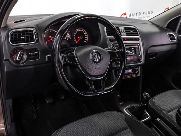 Volkswagen Polo V Рестайлинг с пробегом 2016 года, цена 1 049 000 рублей, 130038 км, седан, Автокод Объявления