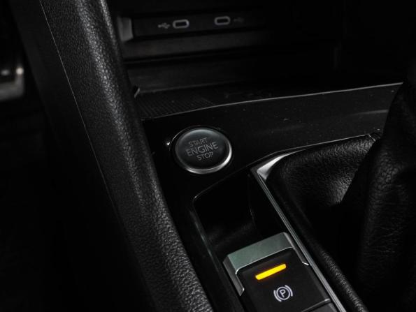 Volkswagen Tiguan II Рестайлинг с пробегом 2021 года, цена 2 498 000 рублей, 240814 км, внедорожник, Автокод Объявления