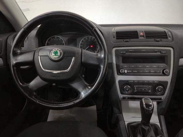 Skoda Octavia II (A5) Рестайлинг с пробегом 2013 года, цена 960 000 рублей, 82781 км, лифтбек, Автокод Объявления