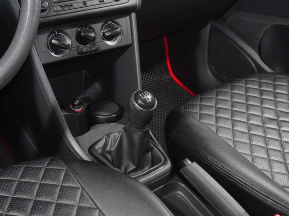 Volkswagen Polo V Рестайлинг с пробегом 2017 года, цена 888 000 рублей, 137268 км, седан, Автокод Объявления