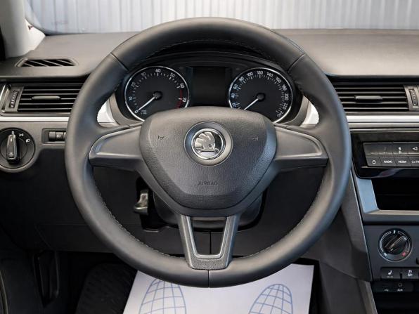 Skoda Rapid I с пробегом 2016 года, цена 937 000 рублей, 148560 км, лифтбек, Автокод Объявления