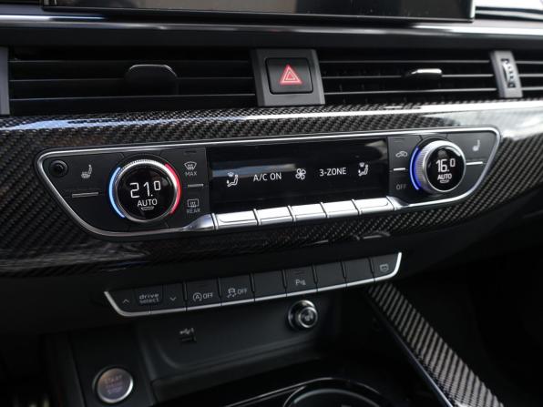 Audi A4 V (B9) Рестайлинг с пробегом 2020 года, цена 3 998 000 рублей, 87832 км, седан, Автокод Объявления