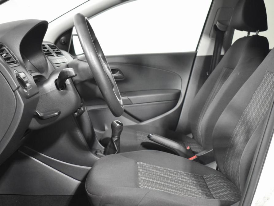Volkswagen Polo V Рестайлинг Санкт-Петербург  - изображение 11