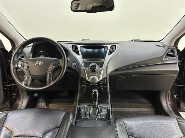 Hyundai Grandeur V с пробегом 2012 года, цена 990 000 рублей, 318251 км, седан, Автокод Объявления
