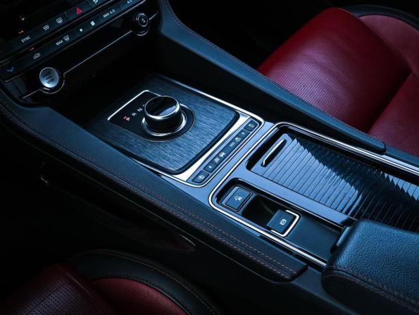 Jaguar F-Pace I Рестайлинг с пробегом 2020 года, цена 3 599 000 рублей, 121300 км, внедорожник, Автокод Объявления