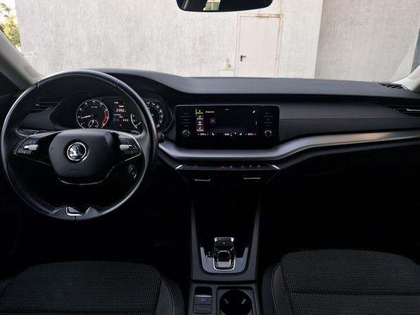 Skoda Octavia IV (A8) с пробегом 2021 года, цена 2 390 000 рублей, 55126 км, лифтбек, Автокод Объявления