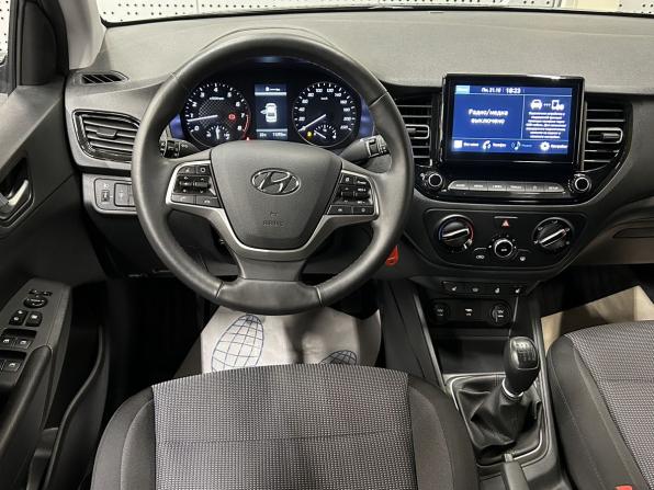 Hyundai Solaris II Рестайлинг с пробегом 2022 года, цена 1 690 000 рублей, 11292 км, седан, Автокод Объявления