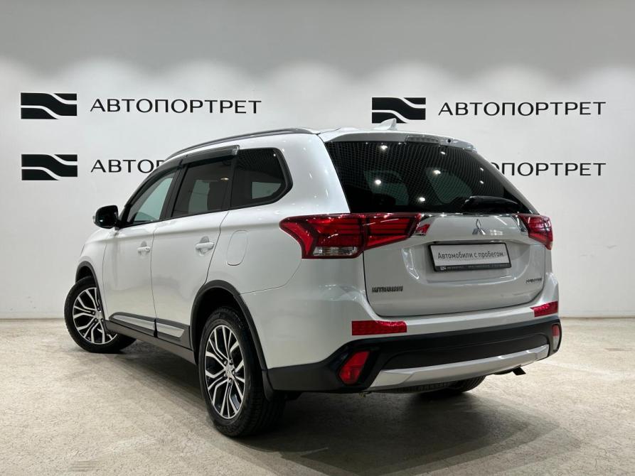 Mitsubishi Outlander III Рестайлинг 3 Санкт-Петербург  - изображение 5